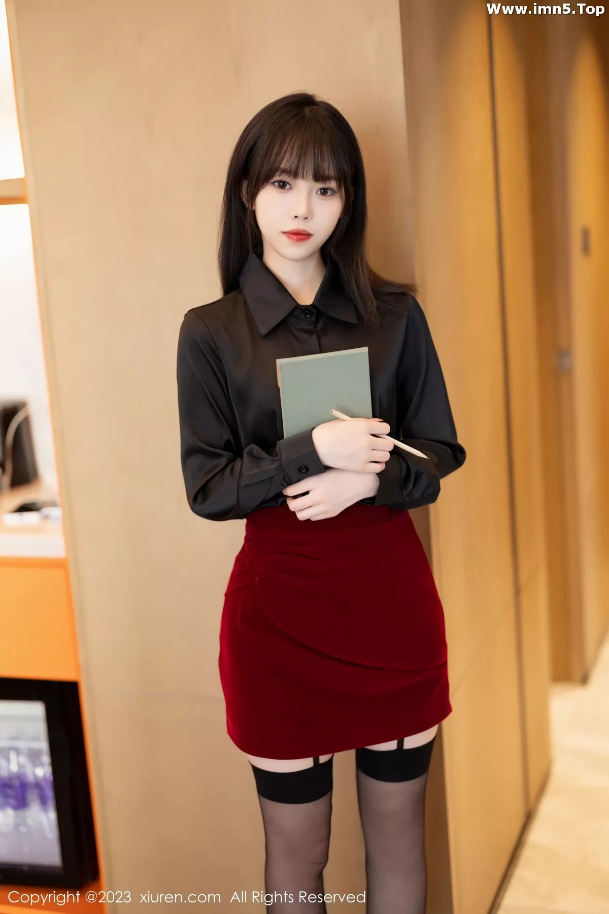 [XiaoYu画语界]Vol.1063_模特奶瓶黑色衬衫配红色短裙露红色蕾丝内衣黑丝吊袜魅惑写真81P