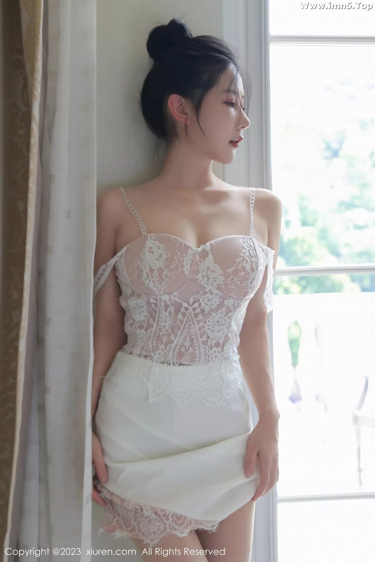 [XiuRen秀人网]No.7124_模特尹甜甜性感白色芭蕾舞裙配超薄白丝秀完美身材迷人诱惑写真62P